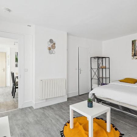 Апартаменты Chic And Comfortable Apart In Париж Экстерьер фото